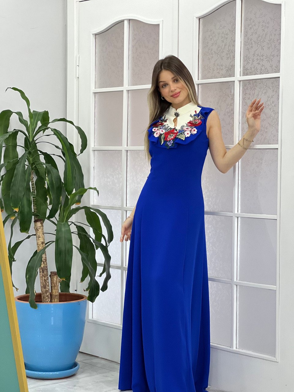 Elegant Floral Collar Dress