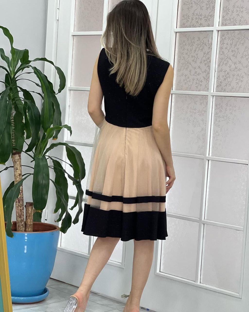 Elegant Contrast Tulle Dress