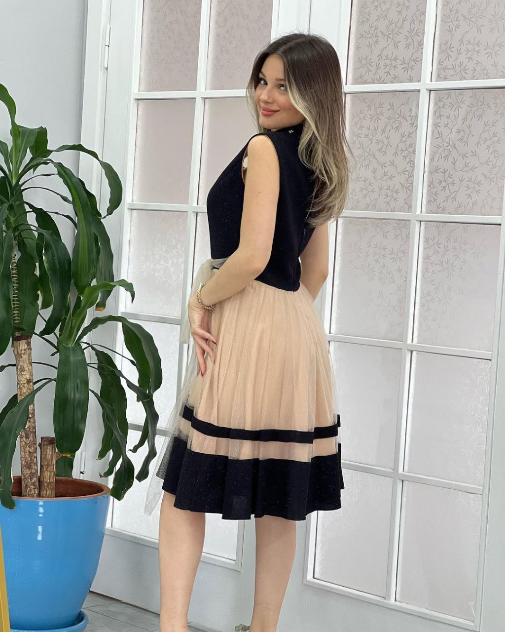 Elegant Contrast Tulle Dress